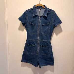 Free People women’s blue denim one piece shorts jumpsuit size 8
